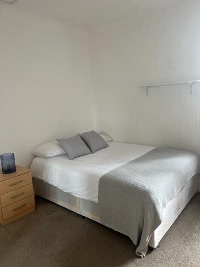 Large Double Room available in friendly home  Main Photo