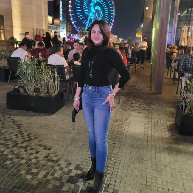 Looking for a professional female to buddy up Main Photo