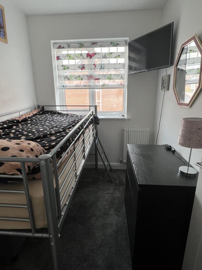 Available single room in St Helens Main Photo