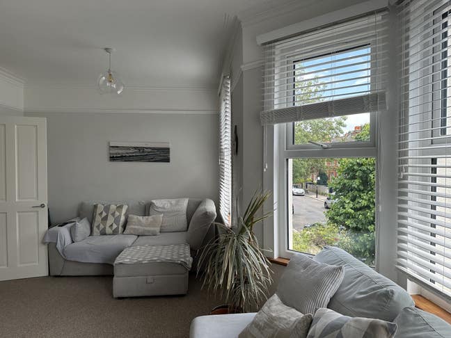 Double room to rent in 2 bed Victorian house Main Photo