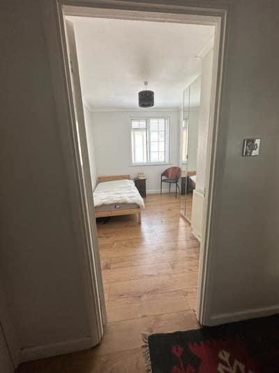 Spacious large  Single Room  Main Photo