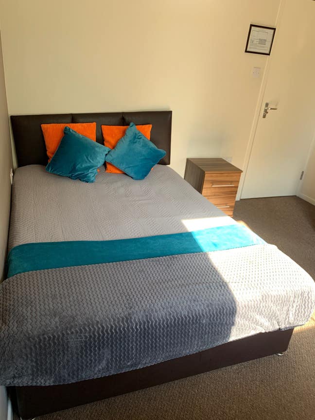 Large Double Room Near Lynch Wood Main Photo