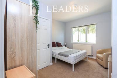 Double En-Suite Room Available to Let Main Photo