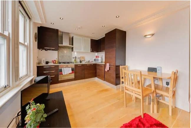Amazing 2 bedroom flat to rent Main Photo