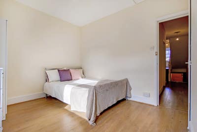 A double room in Wimbledon with bills inc. Main Photo