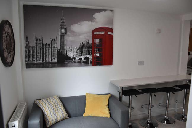 Smart Studio Room , quality comfortable living Main Photo