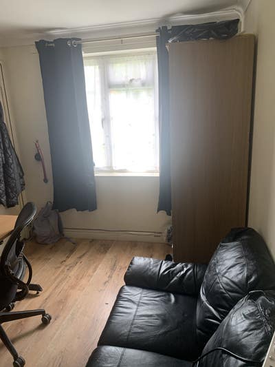 Double room good for female student ,professional Main Photo