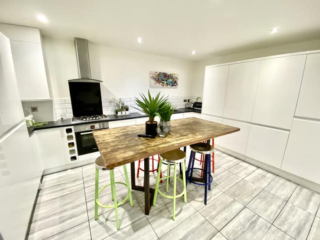 🏡 Luxury Ensuite Rooms – Heart of Old Town Main Photo