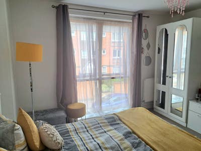 Kingsize Room by Train Station - 1 - 12 month let Main Photo