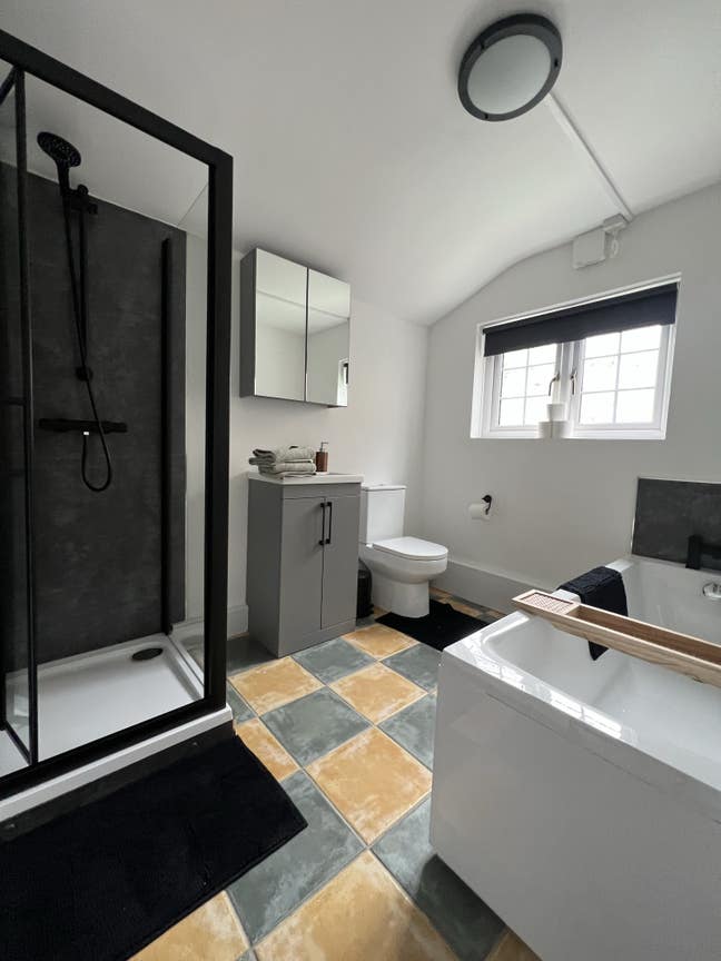 EN-SUITE ROOM (rm3 Angel road, NR3)  Main Photo