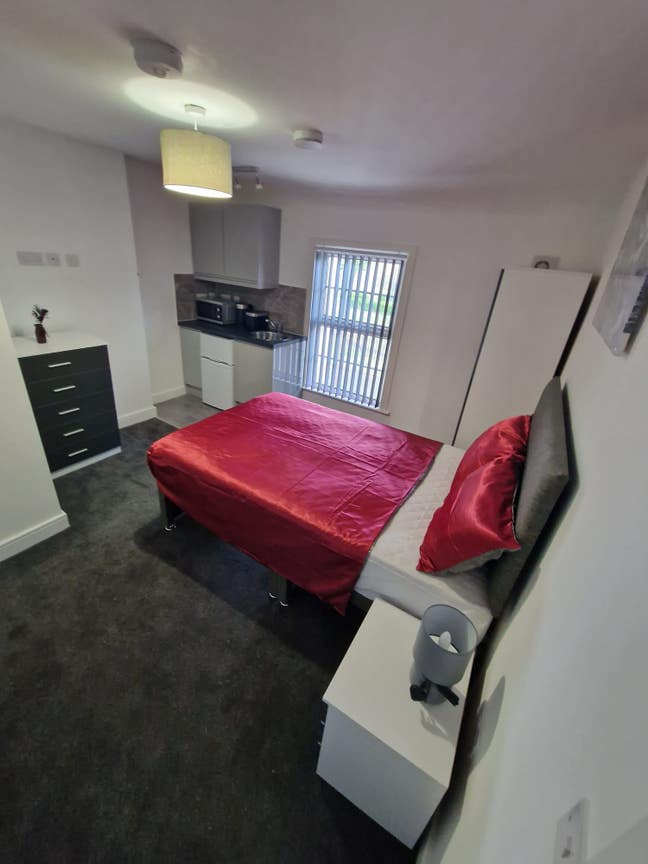 All-inclusive studio at PE13BJ, Low deposit,  Main Photo