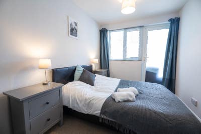 Large comfy double room in shared house Main Photo