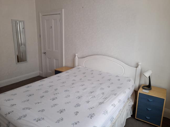 Large Room In City Centre. All Bills Included Main Photo