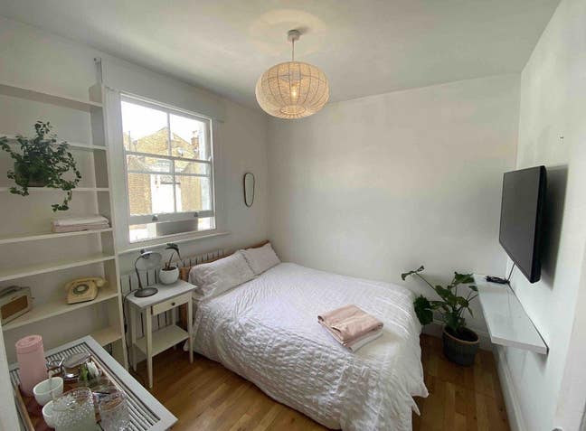 Double room, Good location, Victorian house Main Photo