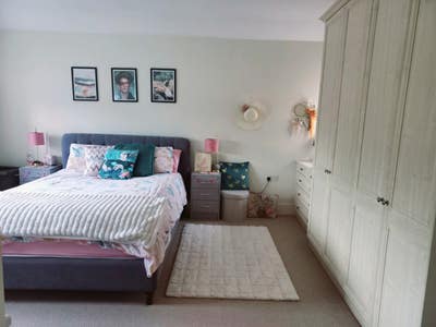 Large double ensuite room Main Photo