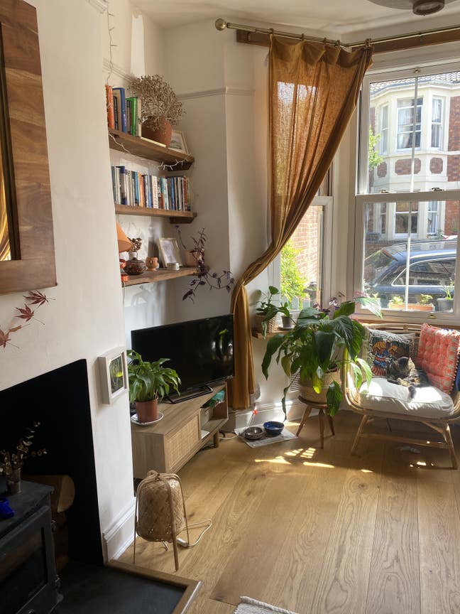 Sunny double room in Easton - all bills included  Main Photo