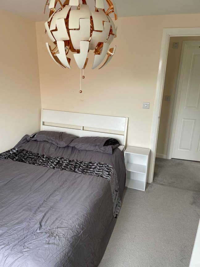 A bright room in a quiet cul-de-sac Main Photo