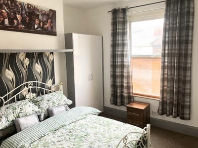 Spacious Double Room – Waterloo/Seaforth Main Photo