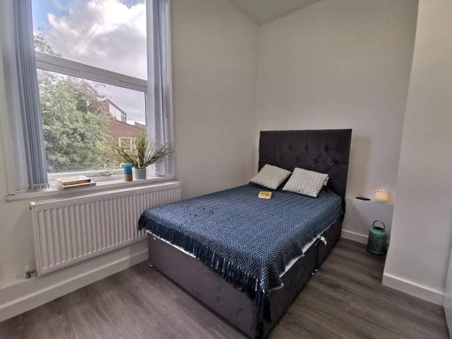 69A Raglan Road- Ensuite Room  Main Photo