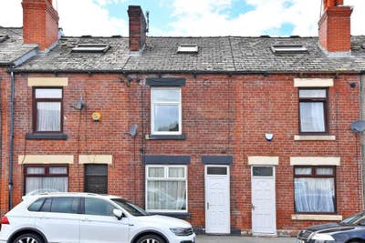 Last Room Remaining! Great Location Main Photo
