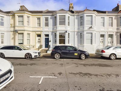 Spacious 1/2 bed in West Hoe, Plymouth Main Photo