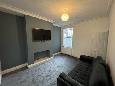 Female only property- Fully  Furnished  Rooms  Main Photo