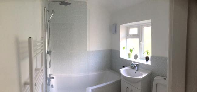 A single room near train station- small deposit Main Photo
