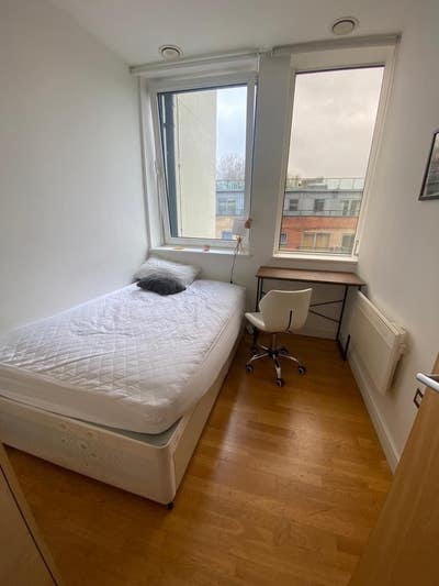 Cozy Riverside Double Room Canada Water !  Main Photo