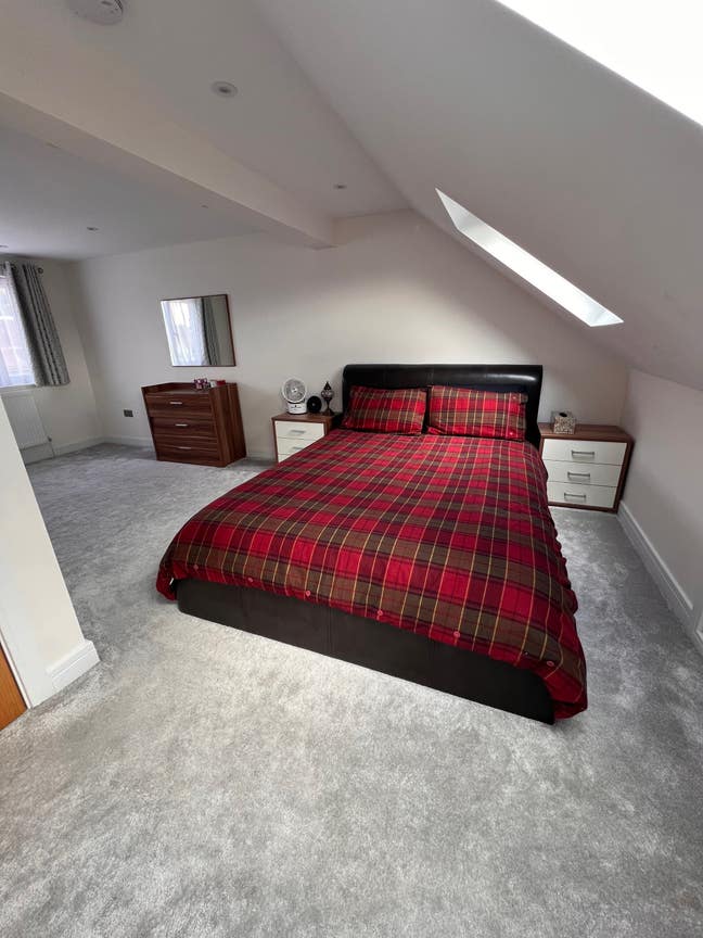 Double bed room with en suite  Main Photo