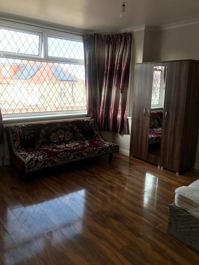 Extra Large Double Bedroom Main Photo