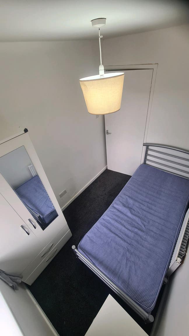 Single room available near Hospital  Main Photo