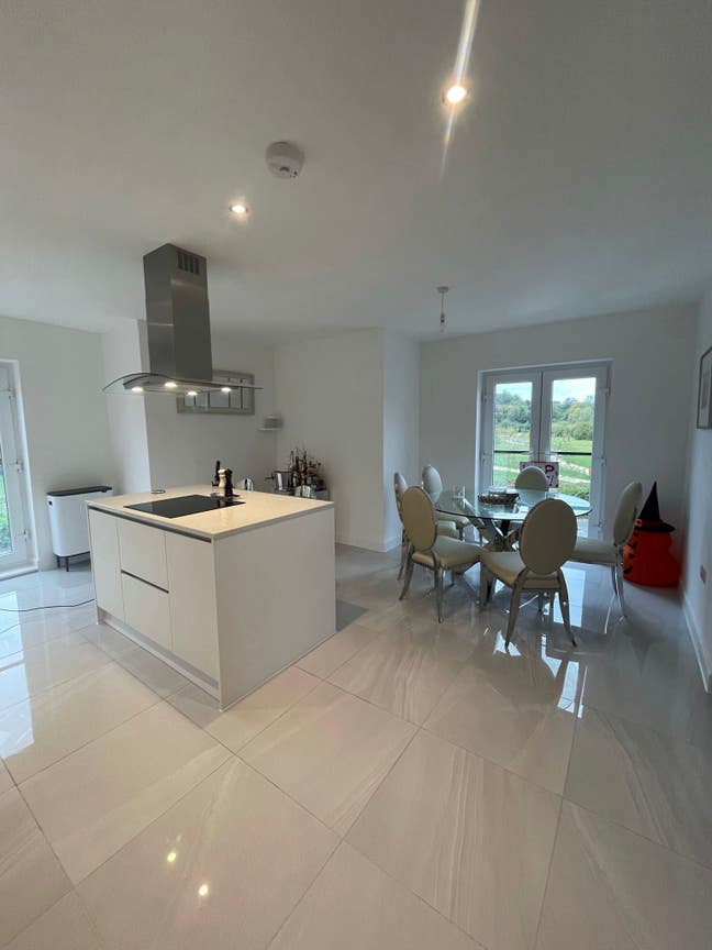Spacious room with private Bathroom- West Malling Main Photo