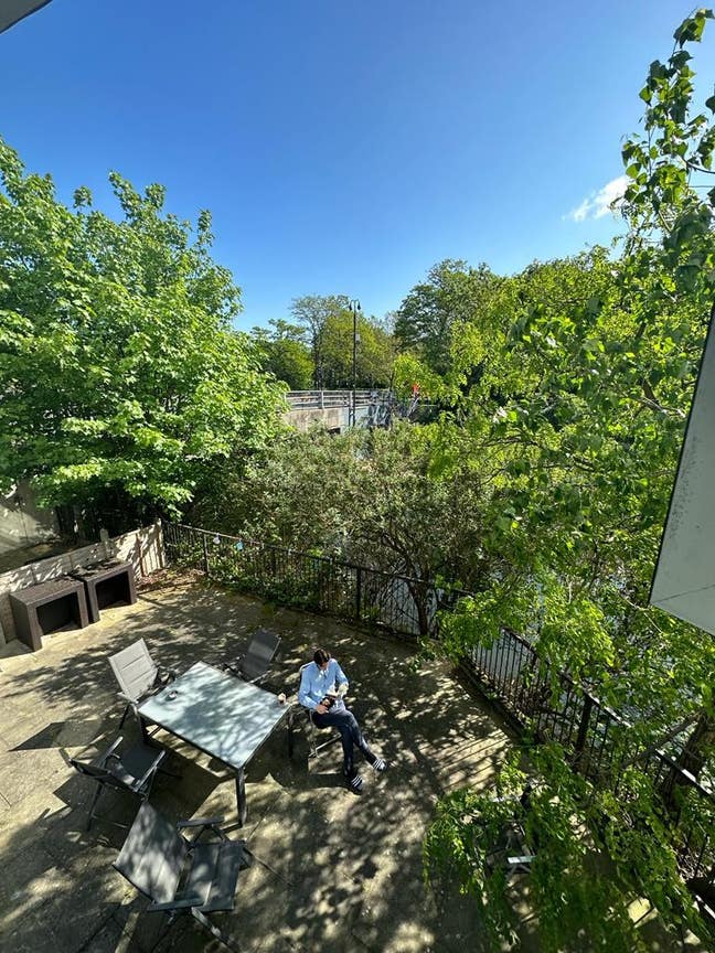 Canalside room; 3 bed Bethnal Green flat; Vic Park Main Photo