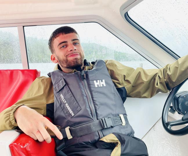 Double furnished Room in shared house Main Photo