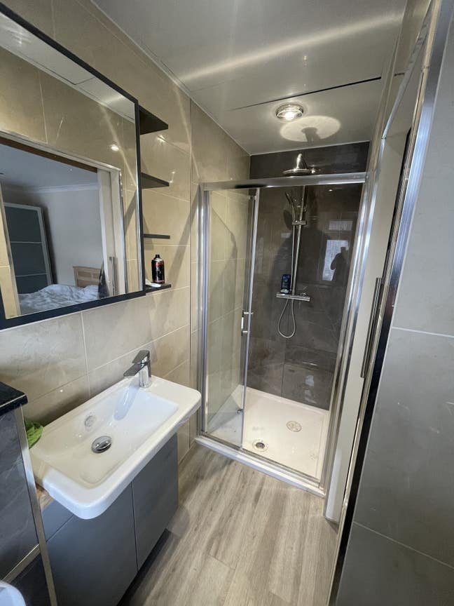 En-suit double room Main Photo