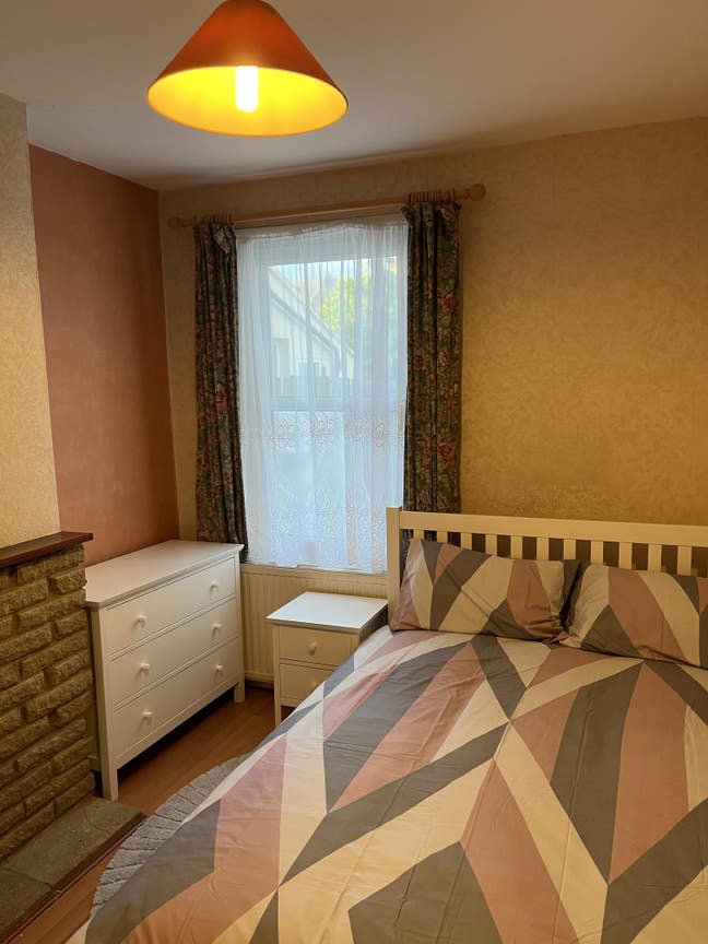 D bedroom to let (including garden) - Croydon   Main Photo