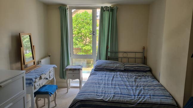 Large Double rm to rent, 7 min walk Oval/Stockwell Main Photo