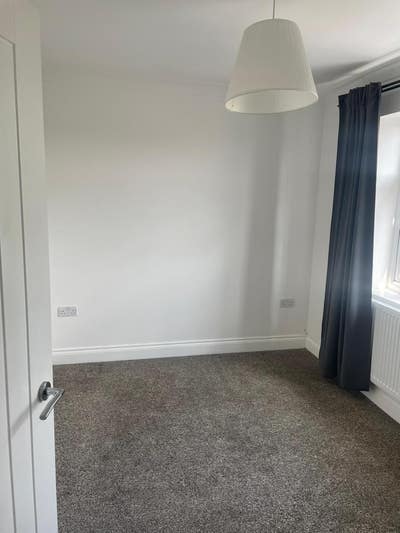 One Nice Double Room to rent  Main Photo