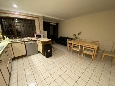 2 Double Rooms in Latimer Road Main Photo