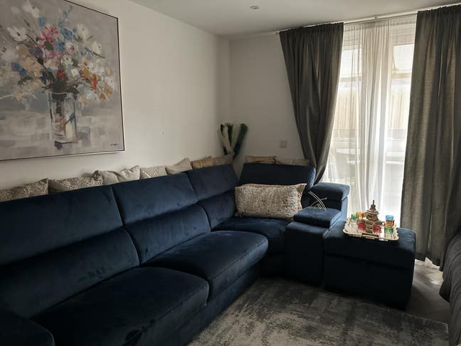 2 available spacious rooms with air conditioning Main Photo