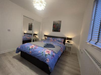 1 Large Double Ensuite Bedroom Main Photo