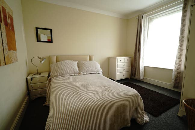 Lovely  Well Furnished  Double Room  Available  Main Photo