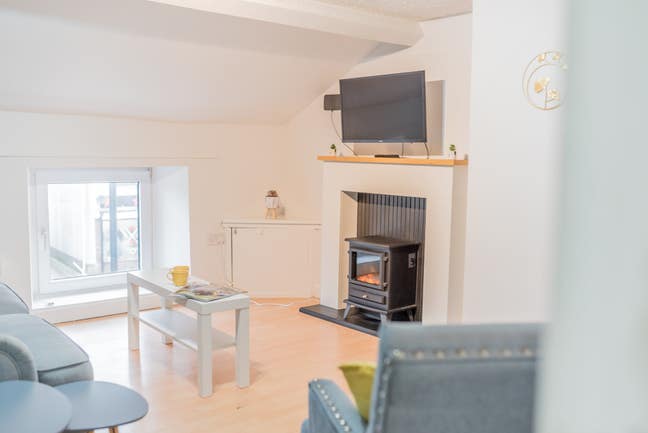 3-Bedroom Flat Main Photo