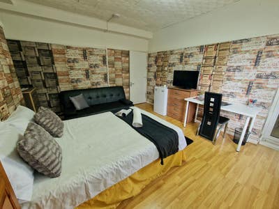 Huge Double Room - Balcony - Camden Town! Main Photo