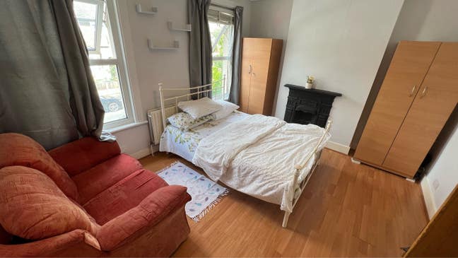 Amazing Master Bedroom in Cheap Price  Main Photo