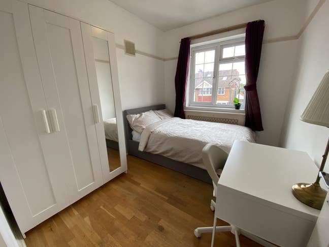 Newly refurbished, small Double room Main Photo