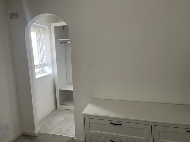 Beautiful en-suite with dressing room in Bolton  Main Photo