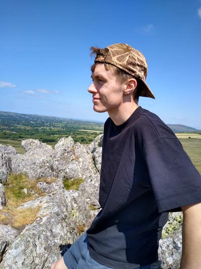 Professional looking for room in Manchester Main Photo