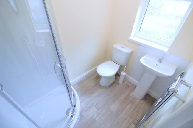 Last Room Available in Wombwell Main Photo