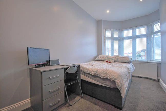 En-Suite Bedroom In Shared Accommodation TW3 Main Photo